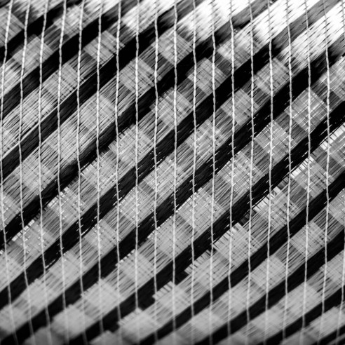 Tejido Híbrido Biaxial de Vidrio y Carbono de 330 g/m2 ancho 127 cm