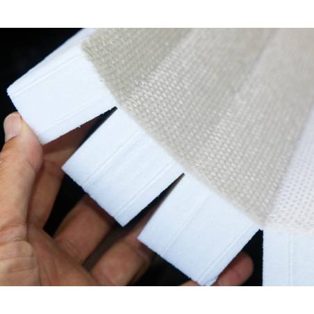 Schiuma PET Divinycell PN 115 PFC ODC 45 mm / perforata e tagli in una direzione