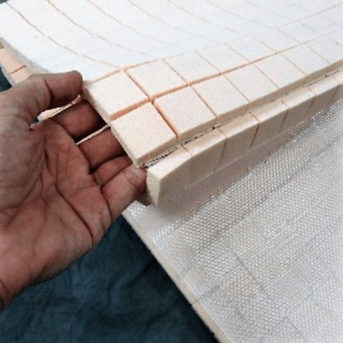 Mousse de PVC DIAB D/80 / grille de 10 mm d'épaisseur