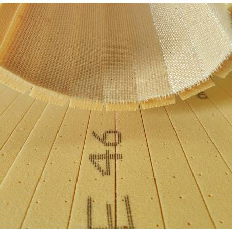 Schaum Divinycell PVC-H80 PFC ODC 15 mm / Perforierter mit einseitigen Schnitten