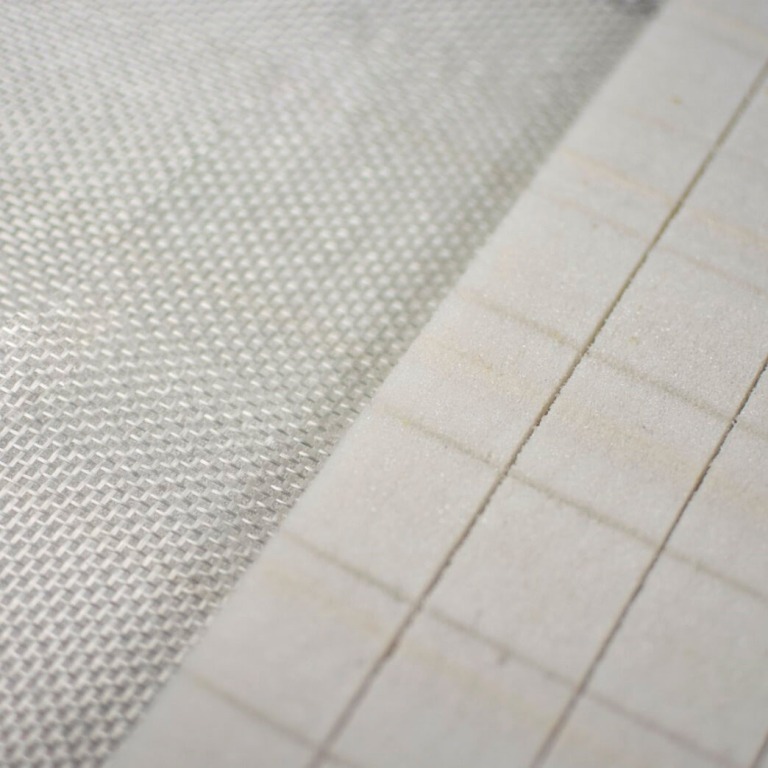 Espuma PET Divinycell PN80 5 GSC30 Scrim de 5 mm, 80 kg/m3.