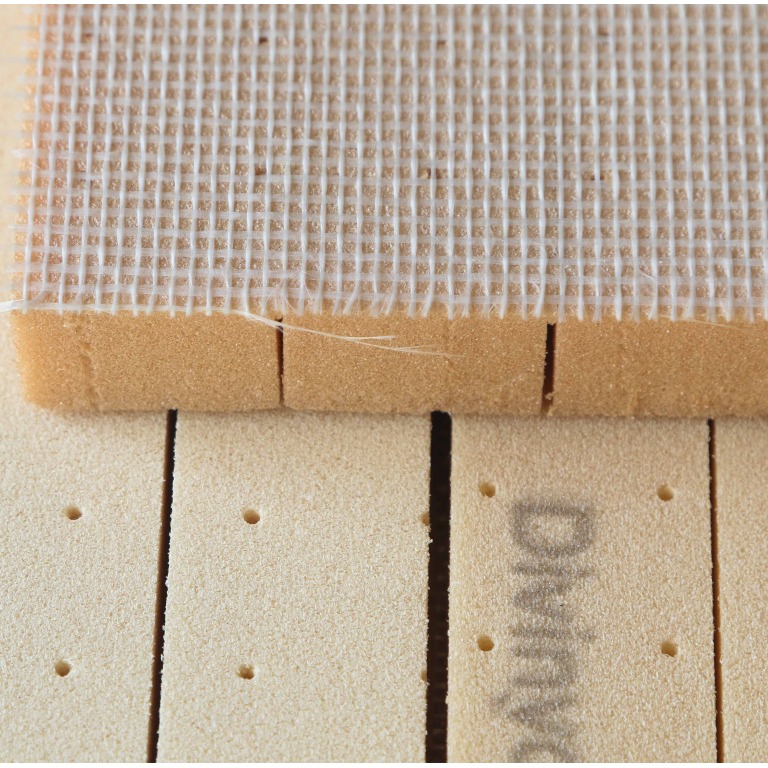 Mousse de PVC Divinycell H80 20 mm PFC ODC perforée et découpes unidirectionnelles